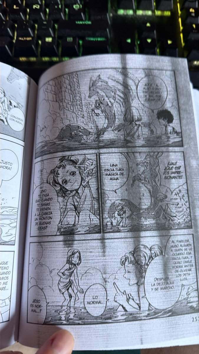 SrMeneillos's tweet photo. @mwediciones hola chicos en el tomo 3 de witch hay hay varias páginas así, es esto normal? https://t.co/ZVF0l5tPr3