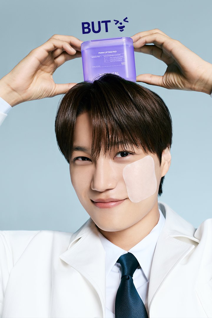 mediheal_kr's tweet photo. [#비하인드📸]
YES 메디힐 모델 카이 입니다🐻
└ BUT 저도 이 제품은 찐으로 갖고 싶어요.jpg

카이 PICK 패드는 바로 ⤵️
💙30초 수분 쿨링, 히알루론산 패드
💜모공 쫀쫀, PDRN패드

#메디힐 #MEDIHEAL #카이 #KAI #EXOKAI #토너패드 https://t.co/vFr3Ejop3i