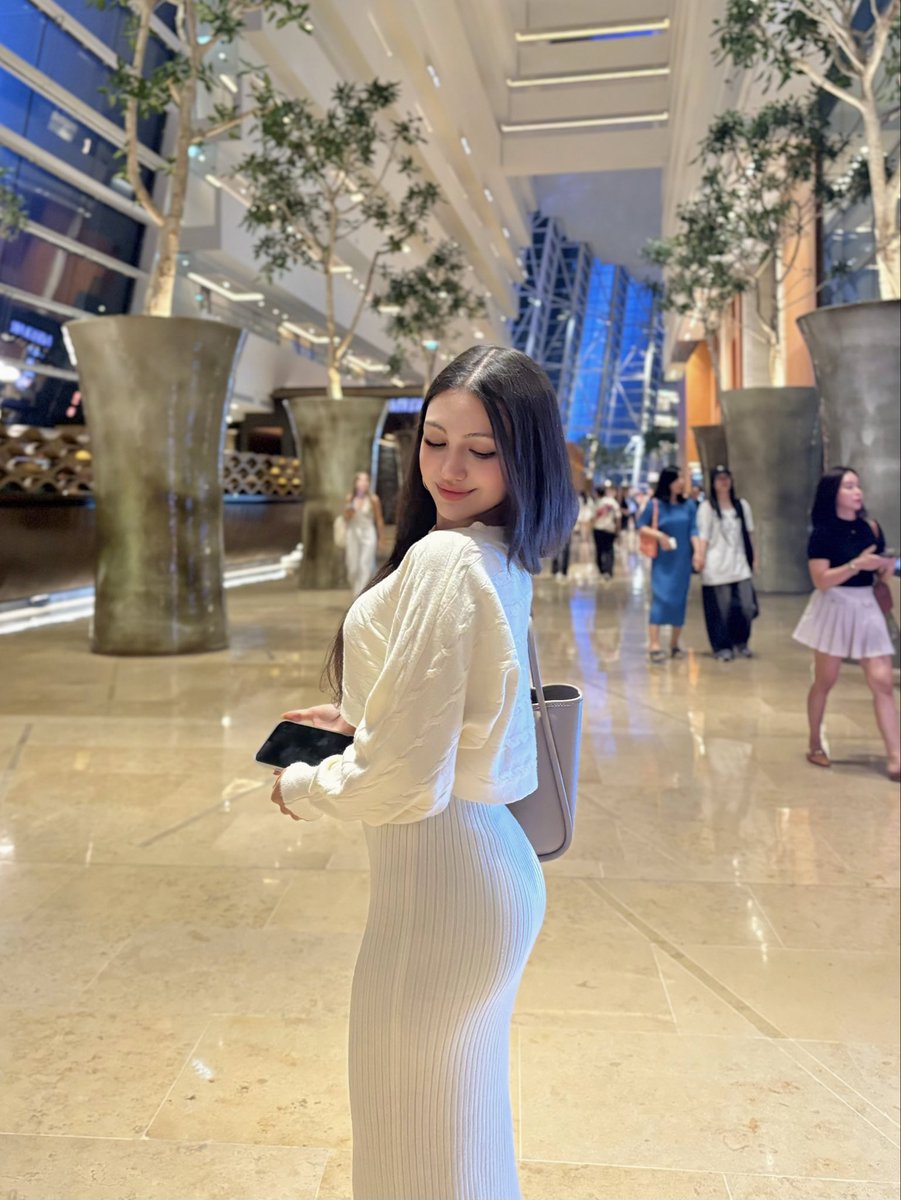 Julia tweet media