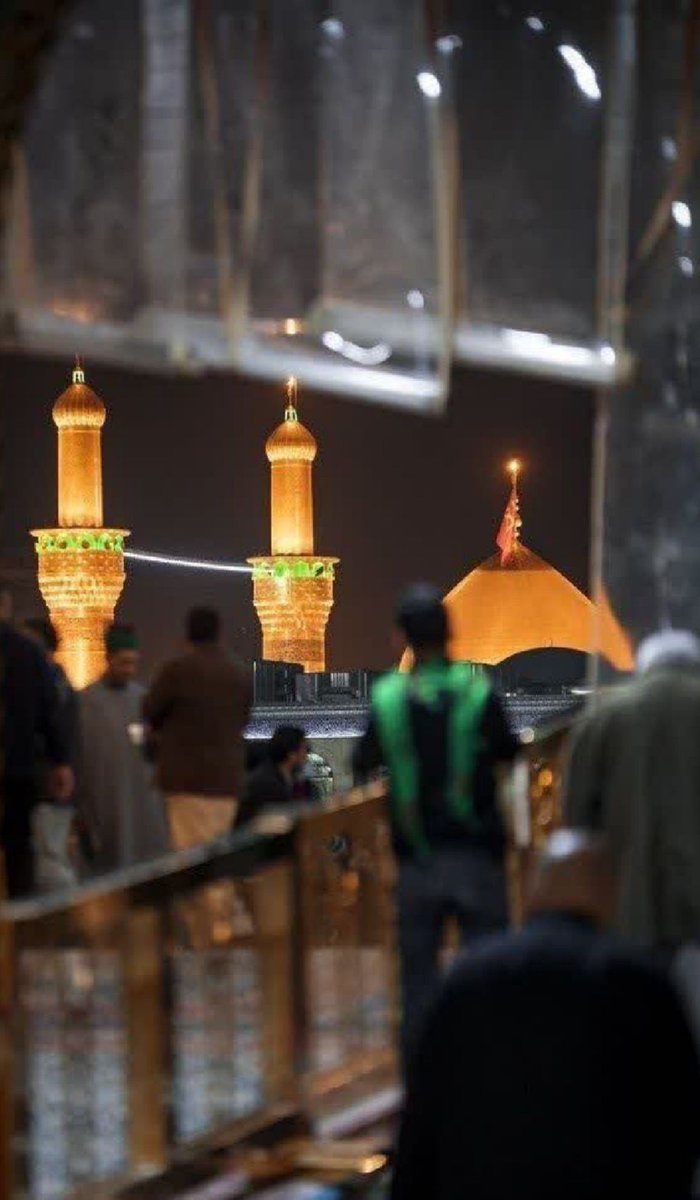 Mohe9mosaeb's tweet photo. عاشقی‌راپرسیدندزندگی‌چندبخش‌است؟ 
-گفت:دوبخش، کودکی‌و‌پیری! 
گفتندپس‌جوانی‌چه؟ 
-گفت: فدای‌حسین❤️‍🔥✨  ! https://t.co/nJCI8gUrLo