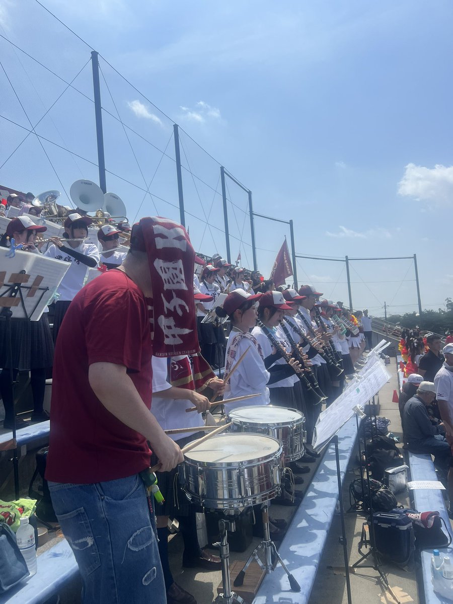 jososymphonic's tweet photo. 今日は高校野球3回戦の応援でした。
10-1の7回ゴールドで勝利しました！！
卒業生も参加してくれました！ https://t.co/e3tU8jBMUO