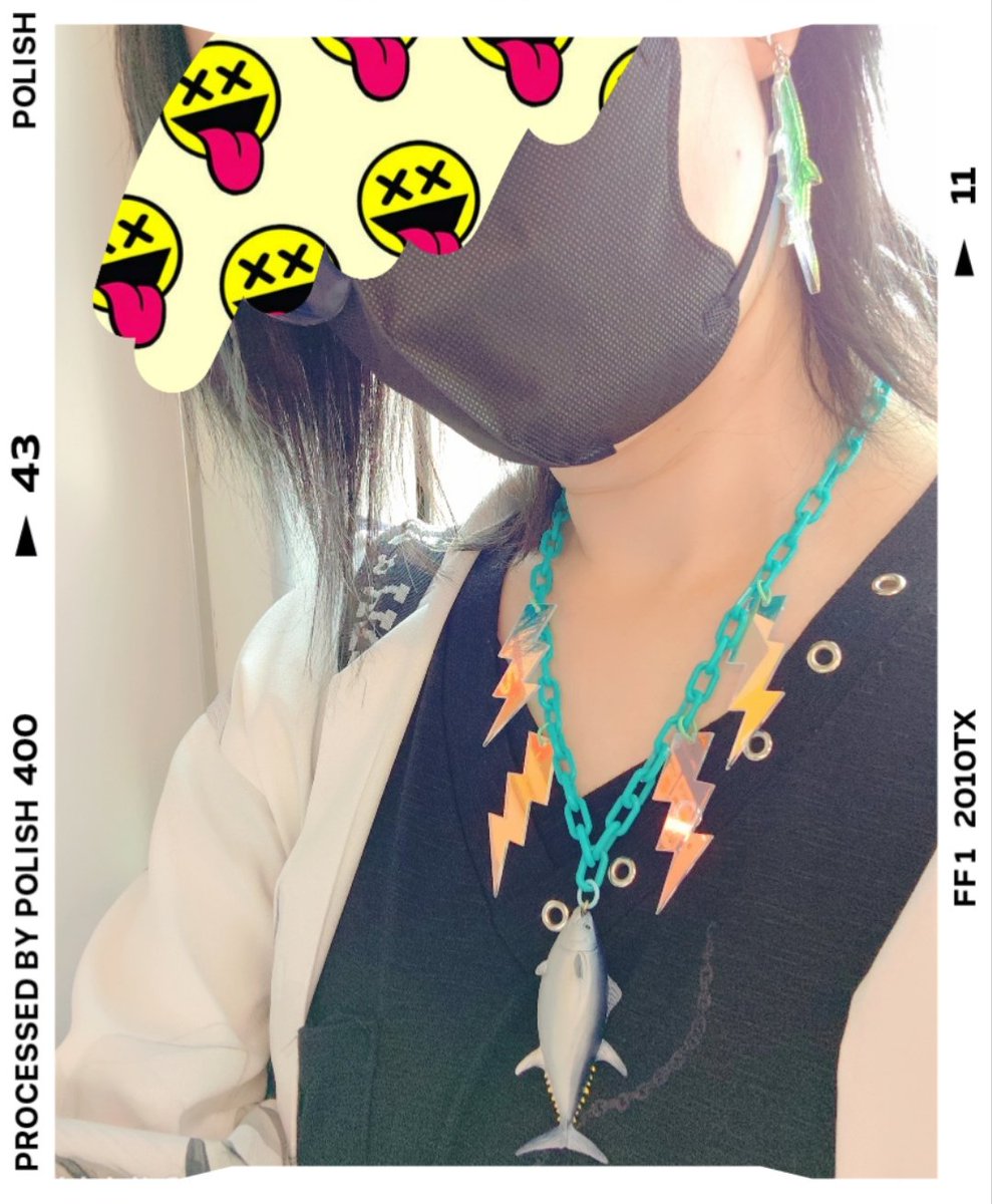 borazakana's tweet photo. こんなん売ってたら買うしかないやんなぁ！？🐟<ﾏｸﾞﾛﾀﾞﾖｰ✨
てなわけで真夏の高円寺でマグロのネックレスをお迎えしました！サメのイヤリングと合わせて全身魚好きのつよつよ女になってしまったww
@schutze_hand様、 ありがとうございました！🐟✨ https://t.co/4Plkd9lPTC
