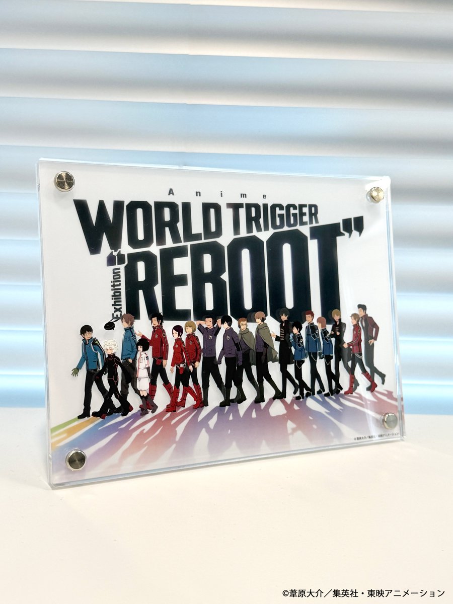 Anime_W_Trigger's tweet photo. ◤Anime WORLD TRIGGER Exhibition "REBOOT"◢
＼開催まであと26日！／

📢「アクリルパネル」をご紹介！

イベント描き下ろしキービジュアルを使用❕
なんと3層構造なので、立体感が素敵✨
お部屋やデスクに飾って楽しめるアイテムです🙌

🔗東京会場チケット好評発売中♪ ご購入はこちらから！
https://t.co/IYSygEQhbz

👇詳細は公式HPをチェック！
https://t.co/Y3HZt9eMV7

#ワールドトリガー
#ワートリREBOOT
#ワートリREBOOT展