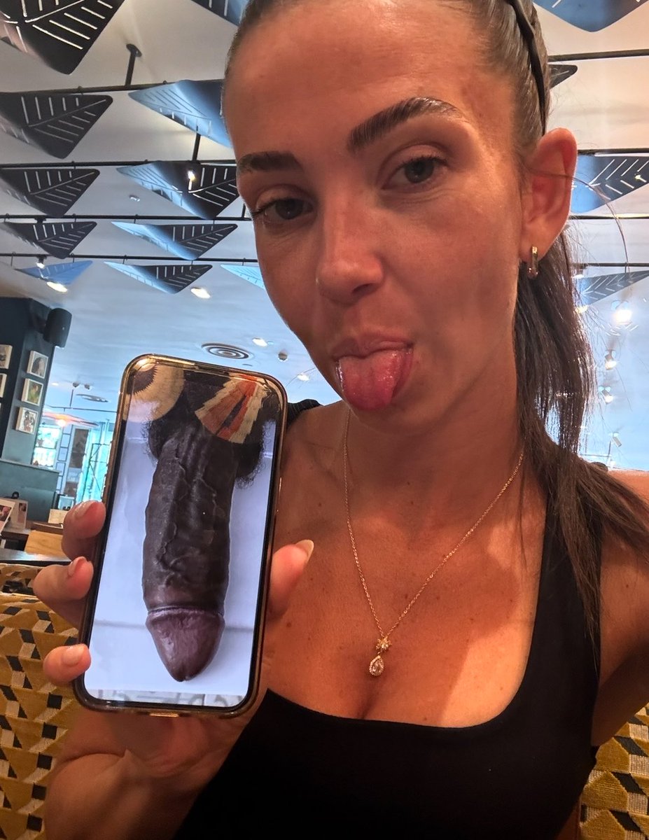 Jessicasolesss1's tweet photo. Just a pretty white girl gooning to big fat BLACK dick in public ☺️

Snowbunny snowbunnies bbc https://t.co/wBP5V58WPj
