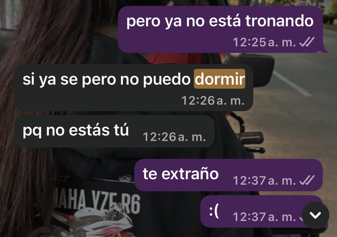 Hemayda15's tweet photo. q pesado fue trabajar de 9 am a 4 pm y de ahí de 9:30 pm a 4 AM:(, porque en esos rato extraño a mi novia https://t.co/TTCGCLySze
