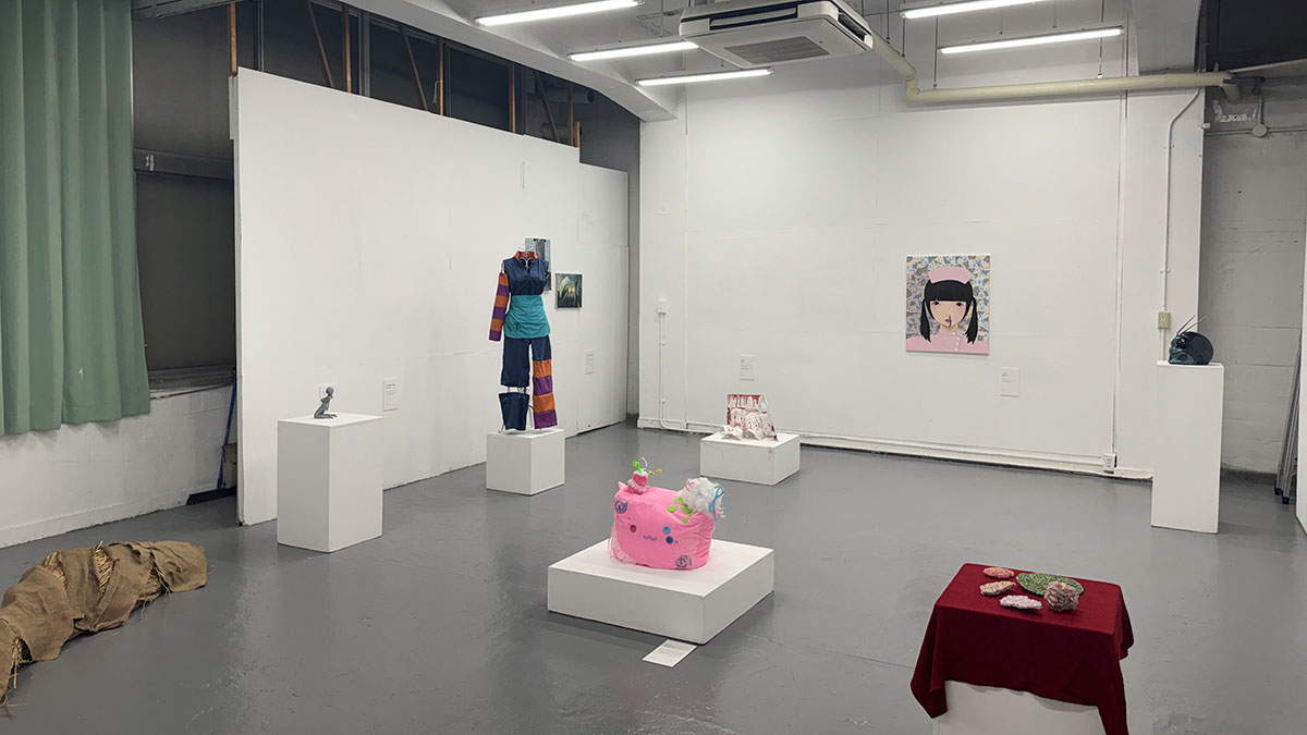 asabi_ac's tweet photo. 【展示開催中】 イメージクリエイションコース（IC）の授業成果展を、新高円寺の「ゴリラの森」（@gorimori_skj）とアサビ2号館2階 221・222教室にて開催しています。
222教室では、6月に行った「北塩原村アートツーリズム」を通して制作した作品も展示しています。学生たちの多彩な表現をぜひご覧ください。
🗓️7/15（水）〜7/17（金）
 ⏰13:00〜18:00
 ※教室展示は学校のスケジュールに準じます。
