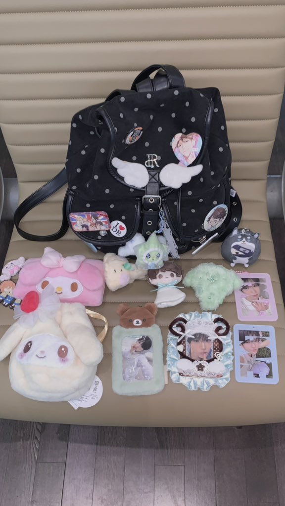 dyuuiii3's tweet photo. 꼭 해보고 싶었던 공항 잼컨`⎚⩊⎚´ https://t.co/ATeDQUXXTi