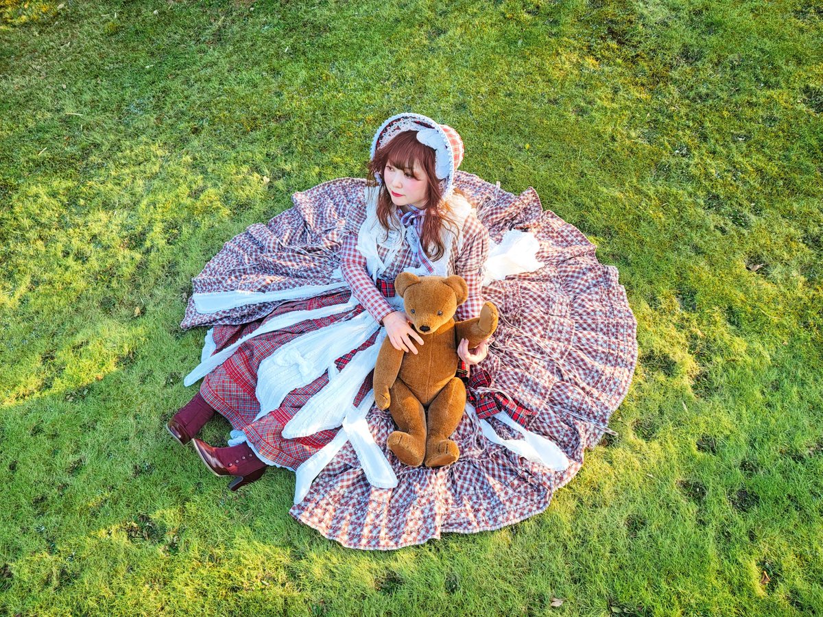 ponyscarousel's tweet photo. 今日は 金子功さんの誕生日とのことで
おめでたいですね🎂

ピンクハウス、WONDERFUL WORLD、KANEKOISAOなど素晴らしいお洋服達をこの世界中に生み出して下さり有り難う御座います👏
当時を知らない世代ですが
今、金子先生のお洋服が大好きで着ています！ https://t.co/8XX8zd0EDl