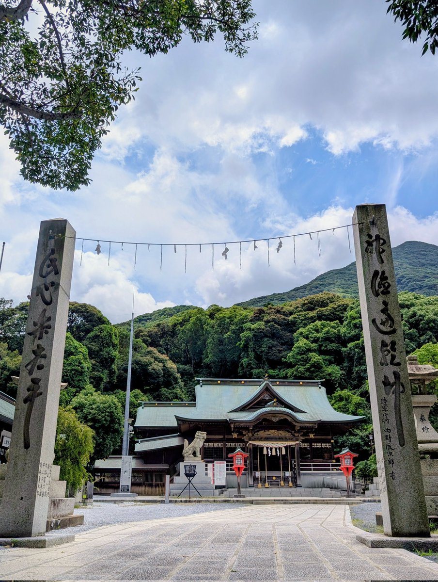 agohigeMash's tweet photo. 今日は有給を取って娘の三者面談へ。
ええ調子で頑張っちょるじゃないの
このまま頑張りんさい！

帰り路にトンネルを潜って対岸の街で御朱印とお酒をば

夏季の岩井ワインカスクと鍋島の特本 https://t.co/I6wPDSAu4V