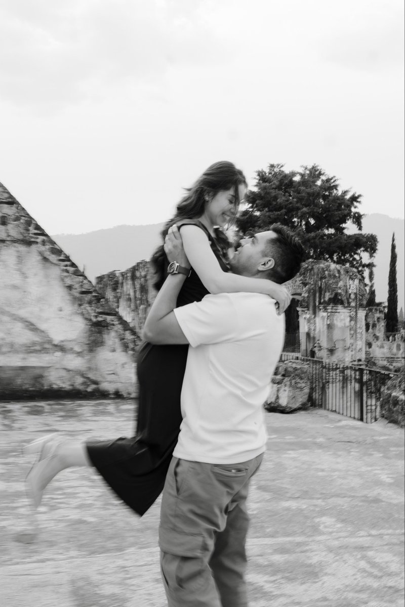titirgl18's tweet photo. Empieza la cuenta regresiva de nuestra boda. Que emoción tan grande 🤍 https://t.co/iWS4EmJ6go