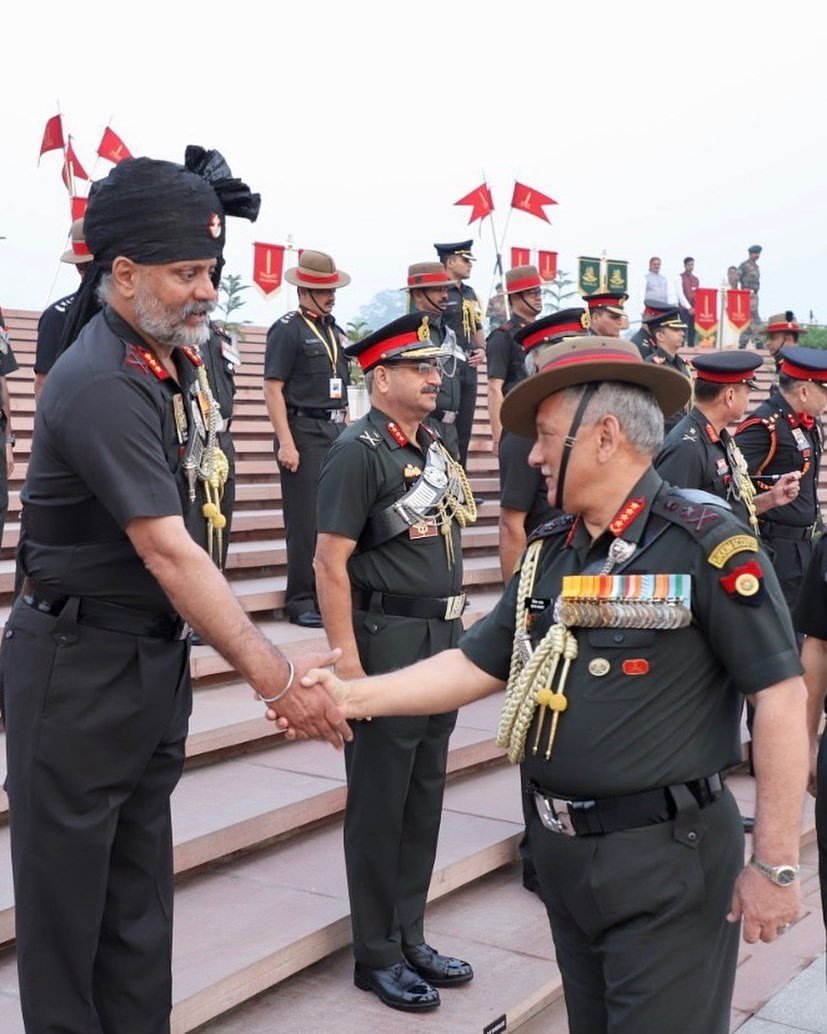 manjeetnegilive's tweet photo. The lion meetup : General Bipin Rawat with Lieutenant General K.J.S. Dhillon at the National War Memorial.🇮🇳🔥

@TinyDhillon https://t.co/ih8zFal3kj