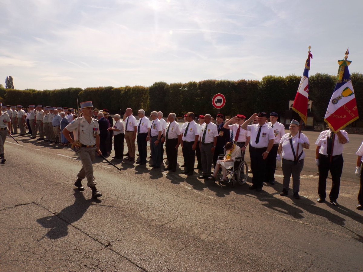 886s_mm's tweet photo. Notre drapeau porté par Jacky Bertin, le président Marc Pérez et une délégation représentaient notre section lors du défilé du 14 juillet https://t.co/RdOW35ZT7u
