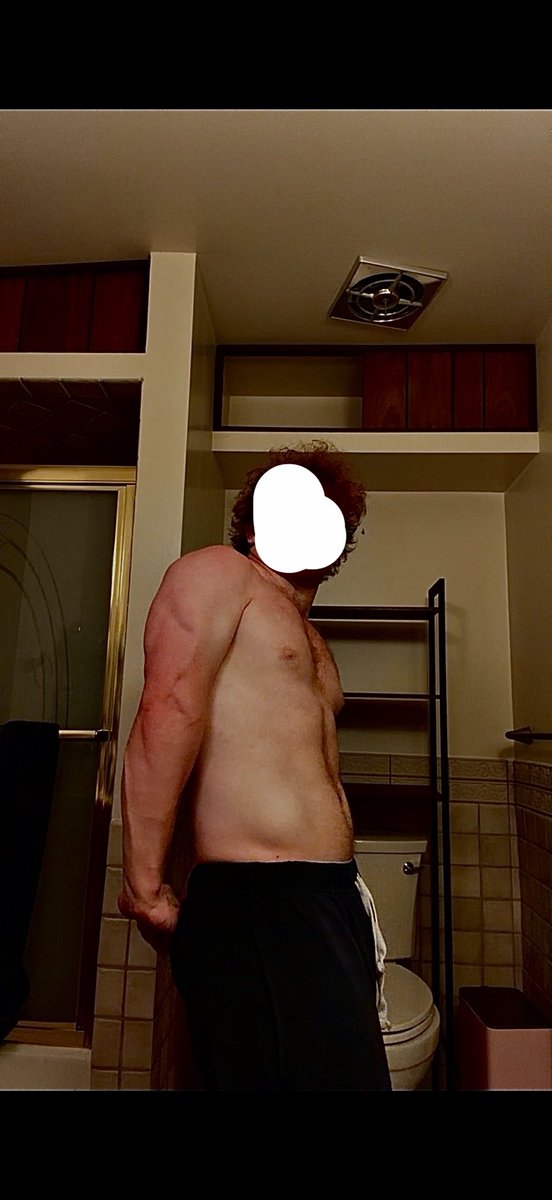 AaronHernayawk's tweet photo. Who wants free muscular teen bwc https://t.co/D1C9igdEvb