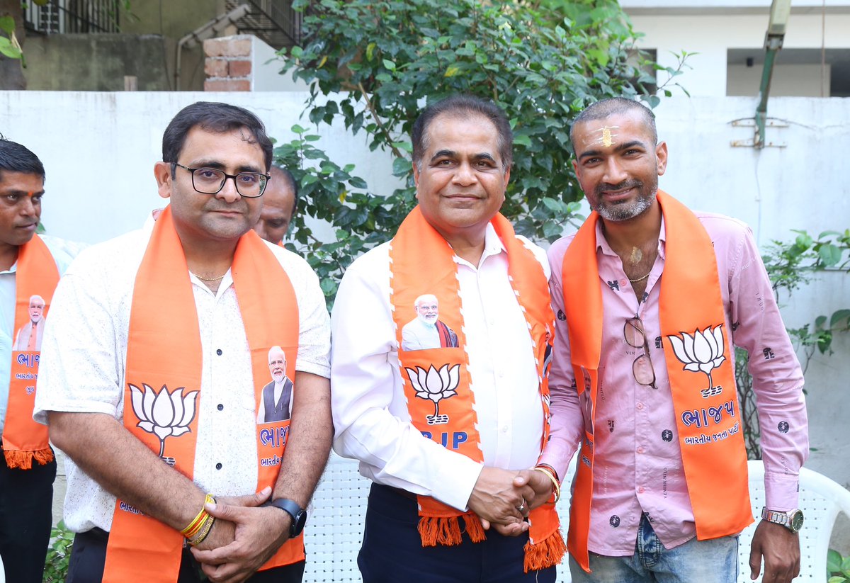 Divyesh_Chalak's tweet photo. ભારતીય જનતા પાર્ટી સુરત મહાનગરના અધ્યક્ષ શ્રી પરેશભાઈ પટેલના જન્મદિવસની ખુબ ખુબ શુભેચ્છાઓ અને શુભકામના🎉 https://t.co/sVyAVXvwM3