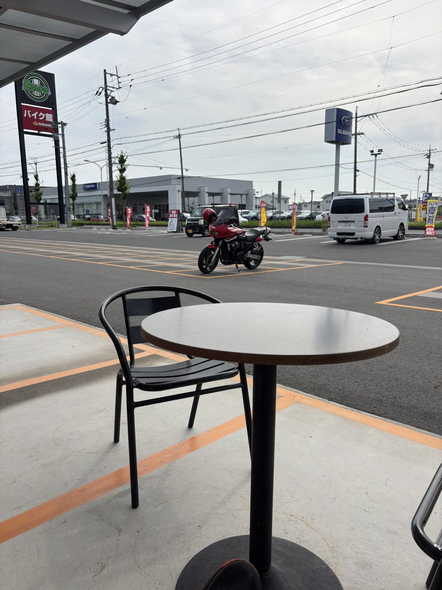 atomu86's tweet photo. 南海部品ナップス2りんかん。
ヤマハ600に適合するタイヤのセット置いてないです。
110-160が無い。
ばら売りだと1.5倍くらいになるのきびしい。
分割で買うからそんなに気にならないかな？ https://t.co/jT8u1d1fcM