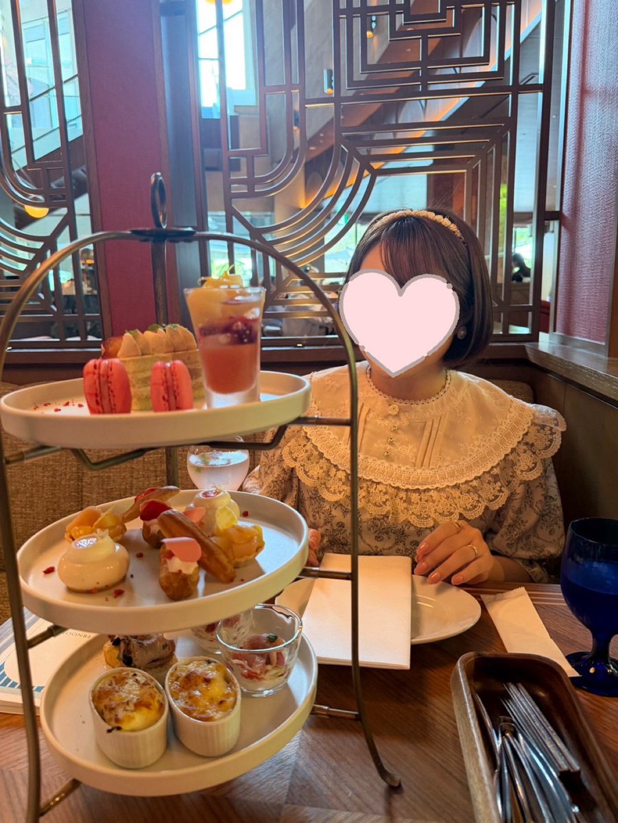 shimaribbon's tweet photo. しまみさのダマスクにマノンのつけ襟重ねるの可愛い🤗襟を中に入れても外に出しても合いますね🫖 https://t.co/27QPAGth8P