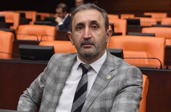munhasir_82's tweet photo. 🟡HÜDA PAR Milletvekili Şahzade Demir'den Manifest açıklaması:

"Manifest konserlerinin çok büyük bir saldırı olduğunda şüphe yoktur. 

Buna izin verilmesinin bir izahı olamaz. Elbette ki ivedi bir şekilde yasaklanmalıdır." https://t.co/W7aRGOd6tT