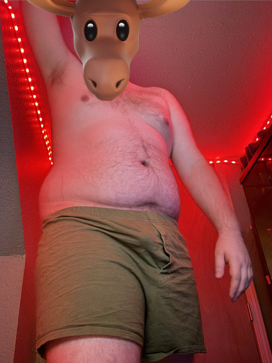 BuhBucky's tweet photo. Totally forgot it was #tummytuesday 😅 https://t.co/vSIvuEXGMY