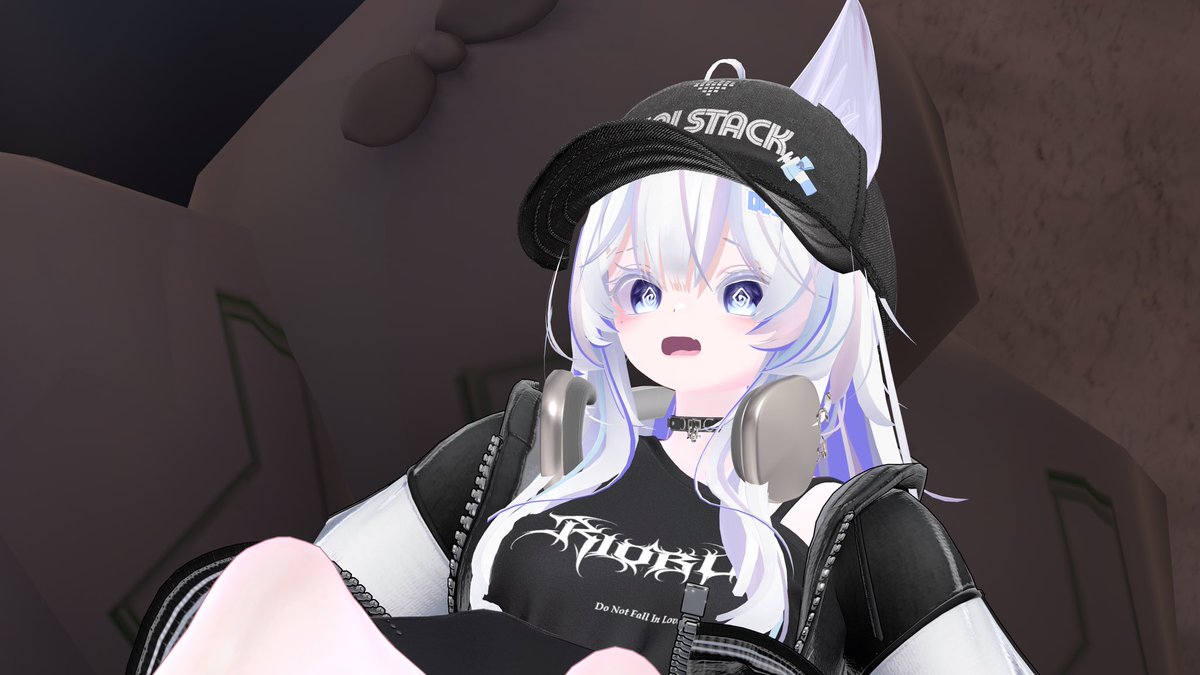VRsinodesu's tweet photo. おそようございます！！
これはぶいけっとでゴミに埋もれる私と展示されてる輝夜ちゃん✨ https://t.co/k8WHjjI8Xd