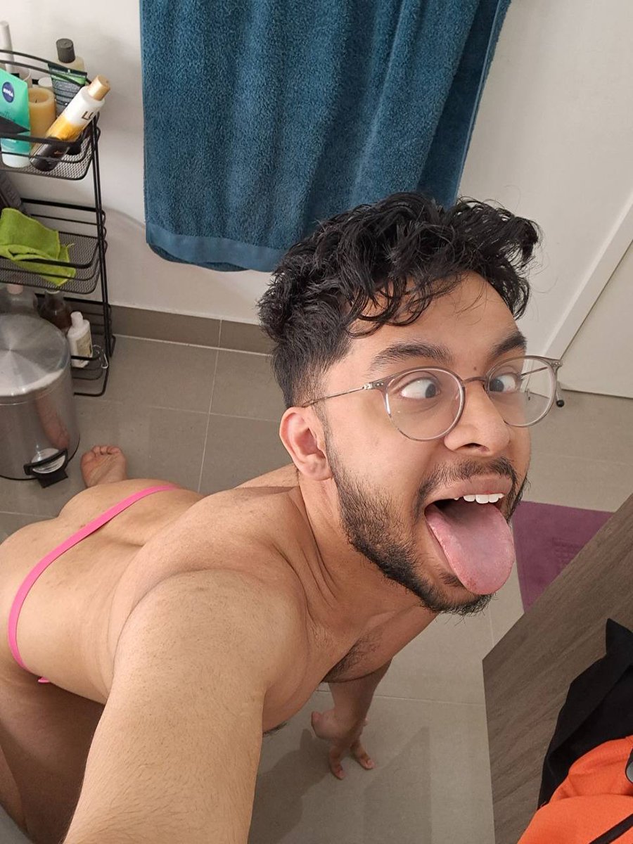 MasterHenry578's tweet photo. H@rny Boi Wants To Be Seen And Enjoyed By Strangers Online! Make Sure To Send These Pics Back To Him On TG : ls22305 So He Knows How Ruined He Is And How Much Privacy He Has Lost! https://t.co/icLLjraMv9