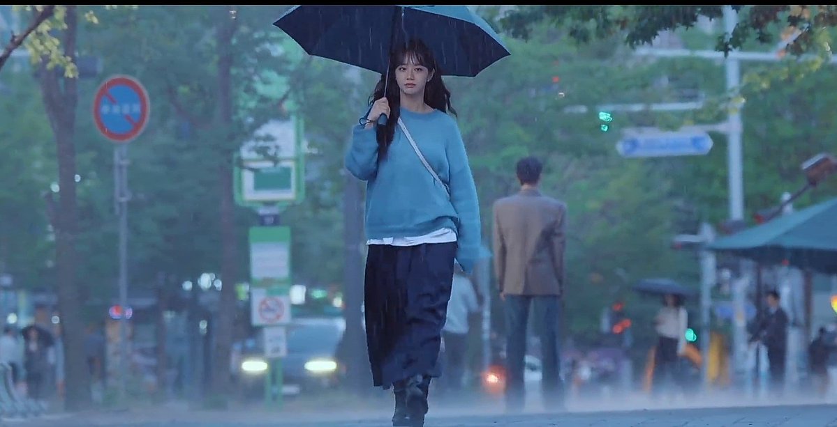 jeongjeonginuna's tweet photo. Spoiler Alert!

Pas nonton #DreamtoYou sempet mikir, kenapa outfitnya Yijae versi dewasa hijab friendly banget. Udah pake rok panjang aja masih pake celana. Padahal pas SMA suka pake rok pendek. 

Ternyata memang ada yang pengen ditutupi 🥲

Soobin lu harus tahu ya 🫵🏻
Tanggung jawab seumur hidup plis, kalian harus nikah 😭