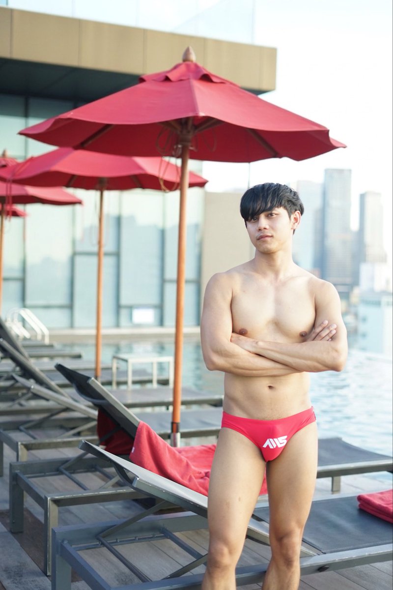 japperztar's tweet photo. ยุคน้ำมันแพง ใส่สีแดงตัวเดียวก็พอ https://t.co/jEKvhZFlgk