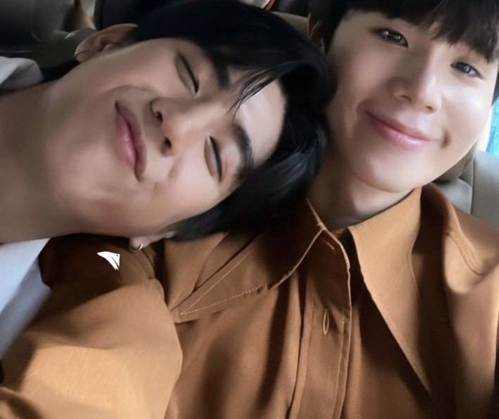 bunnyfourthU's tweet photo. อิจฉาคุณซีจัง มีหมีเนยเป็นของตัวเองด้วย https://t.co/E6RWRL9qth