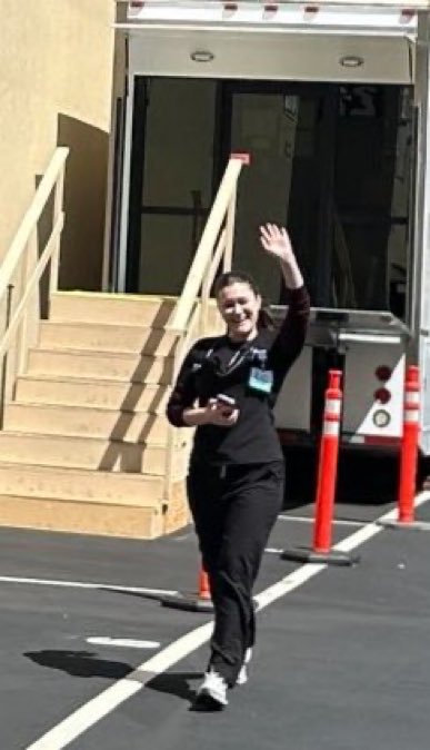 lovelangtos's tweet photo. she’s beauty she’s grace https://t.co/cPWkklEMHB