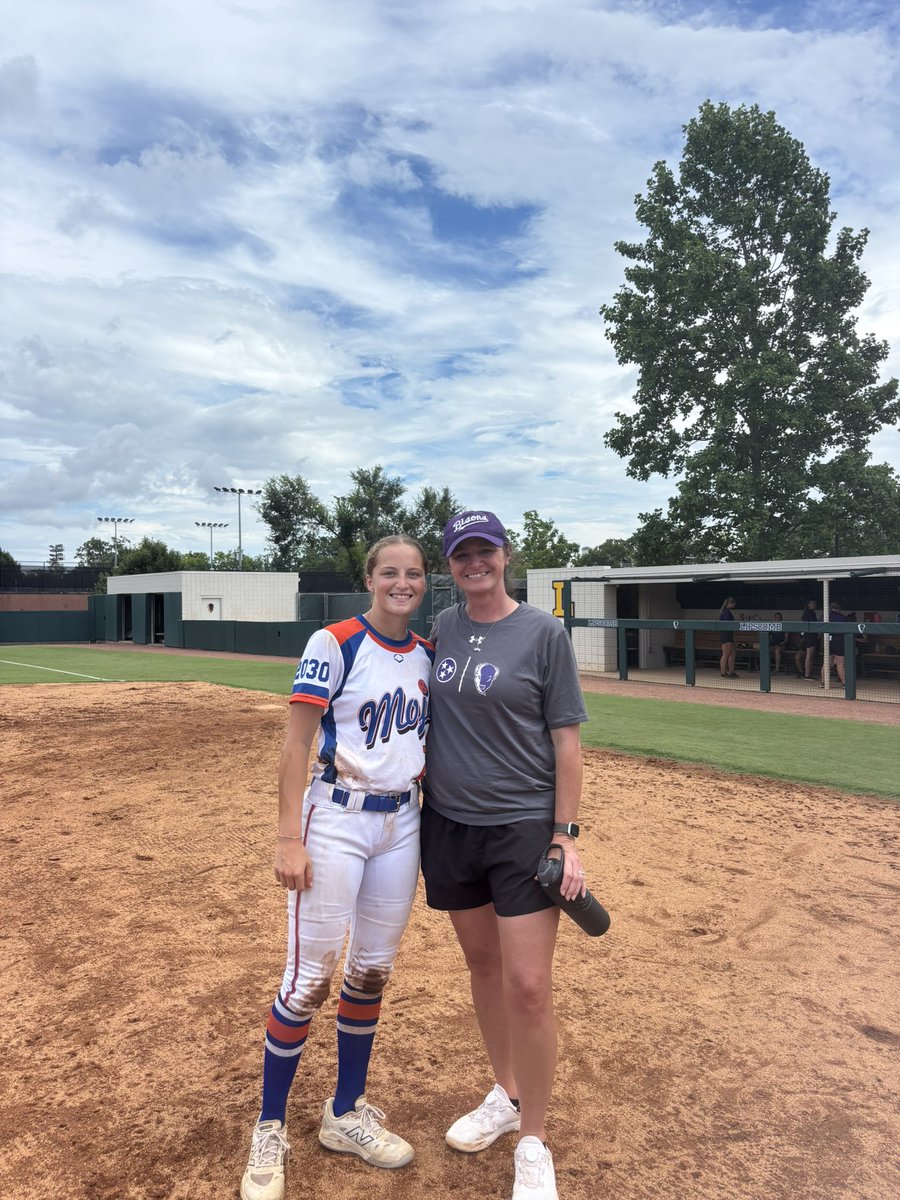 NorahBox's tweet photo. Thank you so much @LipscombSB for such a fun camp today, I got some great feedback and I’m looking forward to being back soon! #HornsUp🤘🦬

@CoachKRyman @coach_higg @LipscombBisons @tnmojo2011 @klcright_11 @ExtraInningSB @LegacyLegendsS1 @DIACatching @CoachMike_FCS @LadyCommanderSB @LineDsoftball @SoftballDown @D1Softball @PrepSoftball @SoftballPortal @Softballsfuture @usaimpact_us @USASoftball @prepsrecruit @NCAASoftball