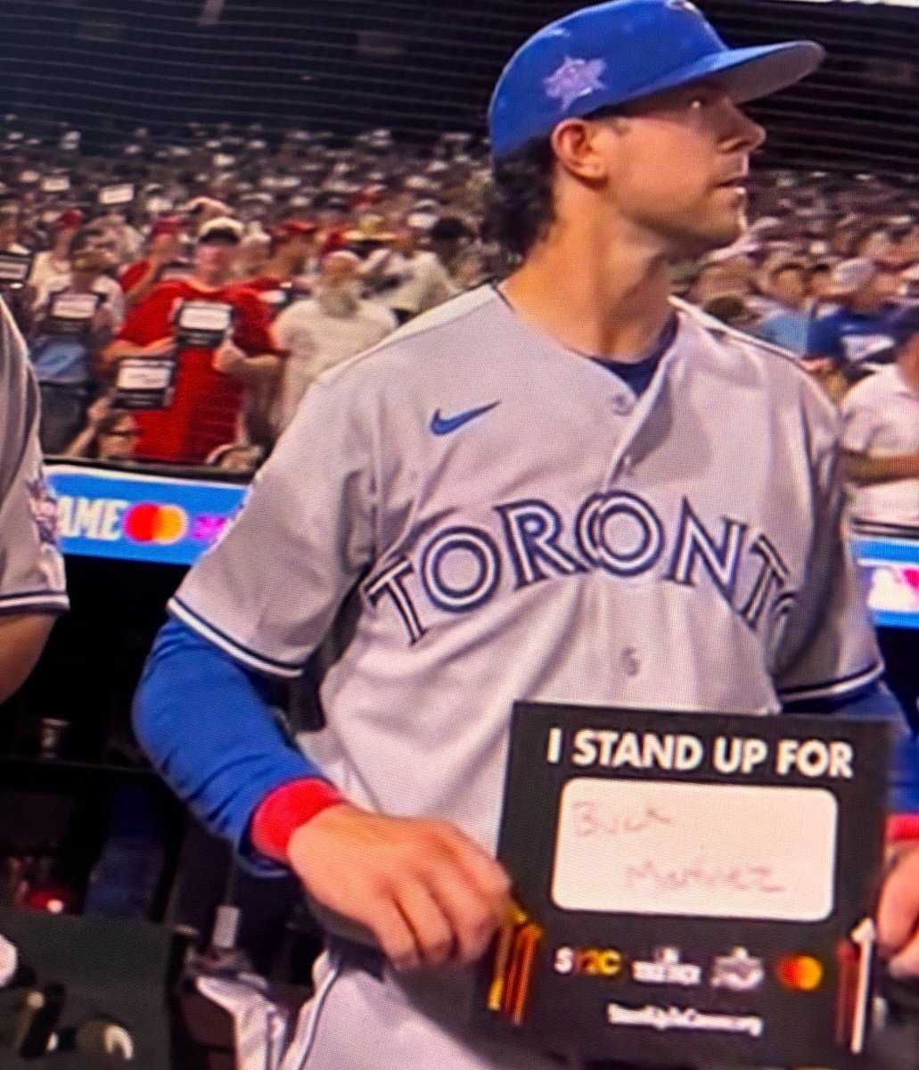 KAYSCRIMES's tweet photo. ernie clement holding up a sign for buck martinez. absolutely beautiful gesture from ern dog i could cry https://t.co/v74ibscPMz