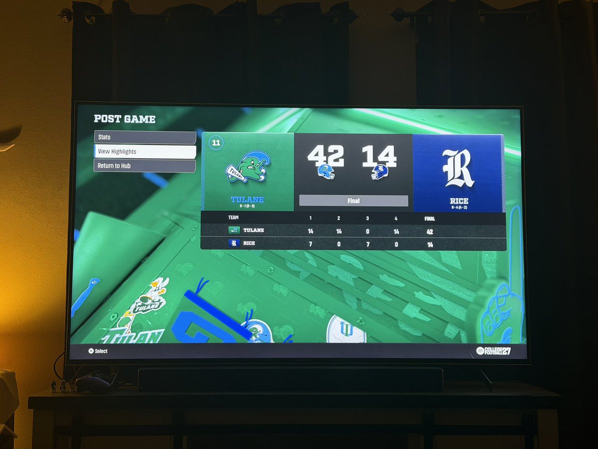 GreenWaveMan's tweet photo. Tulane defeats Rice rather easily by the score of 42-14 !!!! Next up the struggling Mean Green from N Texas !!! CFP their for the taking as the Wave sit at Number 8 in the country !!! https://t.co/v3pvGq43YW
