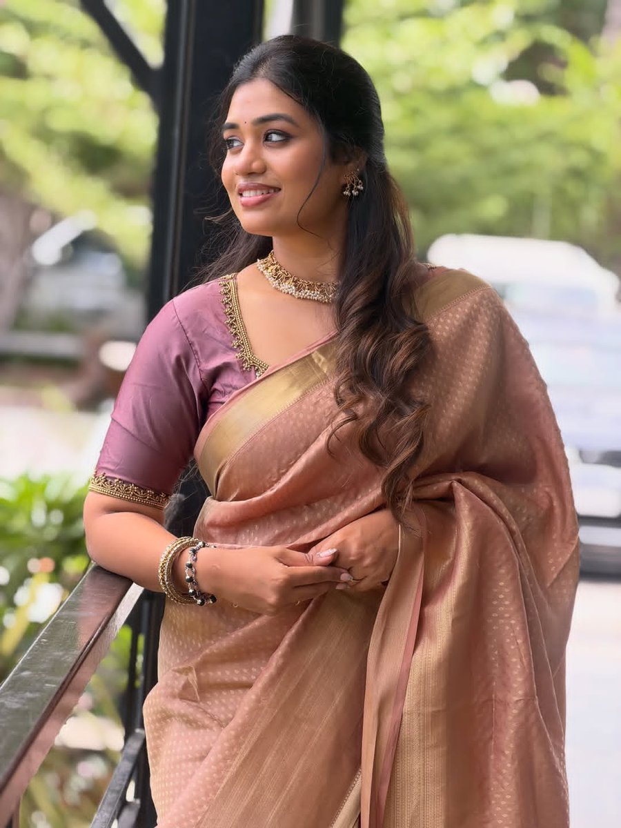 KollywoodCinima's tweet photo. Srinisha Jayaseelan ✨💜 Mesmerizing voice, graceful presence, radiant smile, and soulful charm captivate hearts effortlessly always. https://t.co/L0BZyN6e9P