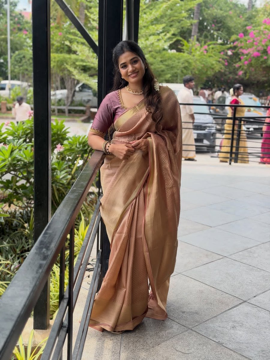 KollywoodCinima's tweet photo. Srinisha Jayaseelan ✨💜 Mesmerizing voice, graceful presence, radiant smile, and soulful charm captivate hearts effortlessly always. https://t.co/L0BZyN6e9P