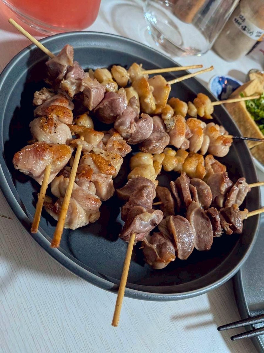 KarinKalimba's tweet photo. アボガドとトマトと海老ちゃんの冷製パスタ、焼鳥（串に刺すの大変だったから、多分もうやりません）、ボンゴレロッソ。
今日も暑いです🫠 https://t.co/GXE6xnBRM6