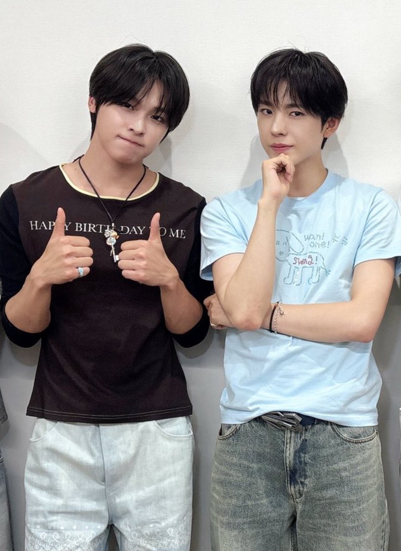 yuzriku's tweet photo. 🖤🩵 https://t.co/8Shjx1zdVD