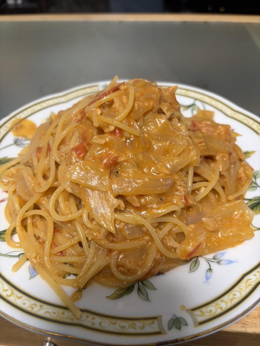 sakuta_spla's tweet photo. 仕事終わりに適当に作ったツナとトマトのクリームパスタが美味すぎた
自画自賛が止まらない出来 https://t.co/Eu5wVubatv
