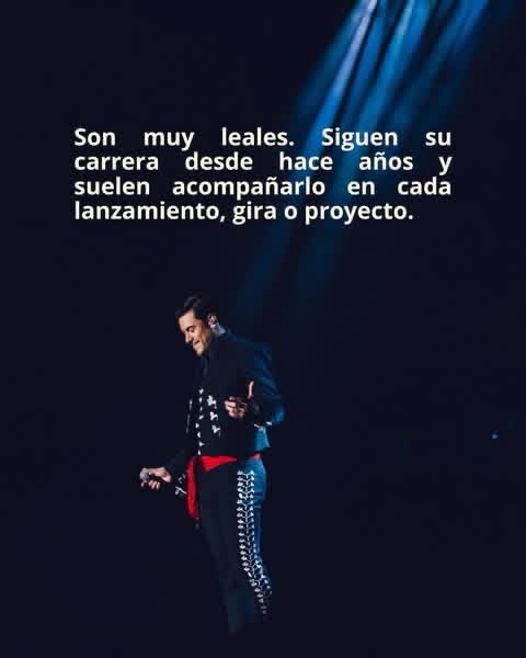solotu_cr's tweet photo. 💙🇨🇷 Así son nuestras y nuestros Riveristas 🖤
APASIONADISIMOOOOS, los mejores siempre.@_CarlosRivera @riveristashq @WestWoodEntt @ClubSoloTu @mikenoriega @sonymusicca https://t.co/2Qo8an0ws7