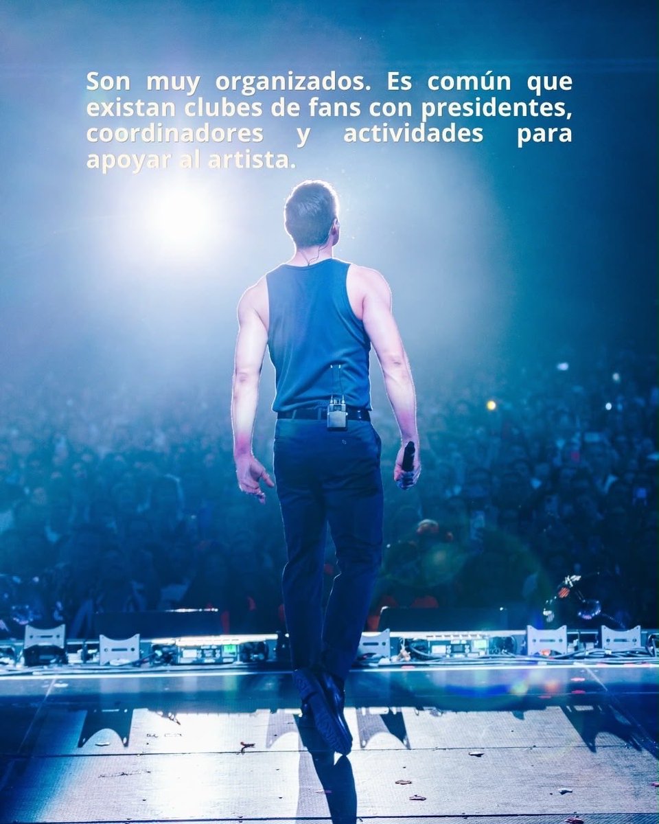 solotu_cr's tweet photo. 💙🇨🇷 Así son nuestras y nuestros Riveristas 🖤
APASIONADISIMOOOOS, los mejores siempre.@_CarlosRivera @riveristashq @WestWoodEntt @ClubSoloTu @mikenoriega @sonymusicca https://t.co/2Qo8an0ws7