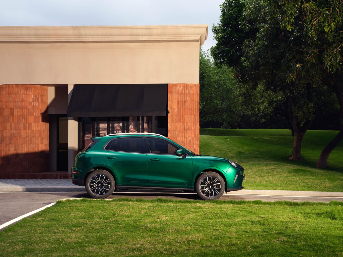 GWMGlobal's tweet photo. GWM ORA 5 draws near.
Every contour carries timeless artistry,
gliding gently through scenic ways.
#GWM #GoWithMore #GWMORA #GWMORA5 https://t.co/uqYi4MpNCr