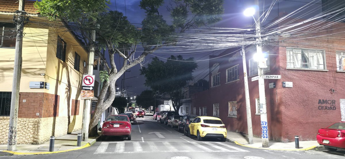 CITADINO40's tweet photo. @BJAlcaldia Petición para arreglar falla luz publica en calle Manuel Acun̈a y Sucre, alcaldia Benito Juaréz col Moderna 03510, no tenemos luz desde hace 15 dias, urge nos atiendan. https://t.co/ukJZ3Vo2Dq