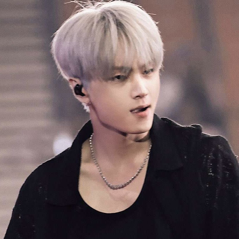 mycherryjay's tweet photo. bangs down silver hair jay please come back https://t.co/OULdhvajNS