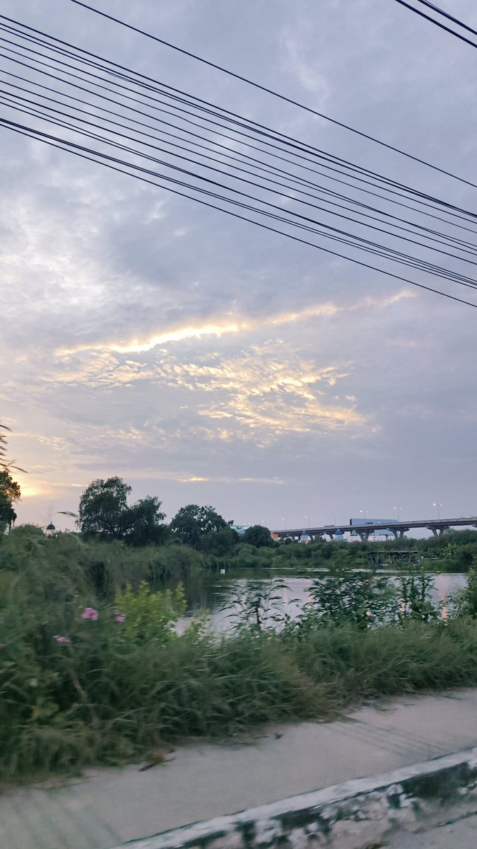 WTAT06's tweet photo. ขี่ไปเลื่อยจบก็แค่ส่งงาน🛞
#สมุทรสาคร #พระราม2 https://t.co/LvM2MCGgYh