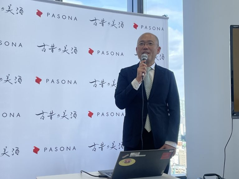 sakeworldnft_en's tweet photo. Will aged sake highballs open up a new market for Japanese sake? What was the aim behind the development of "Ancient Fine Sake Aged Sake Highball 1998"?

https://t.co/rhOWvpDZy5 https://t.co/4lj1tN7R1g
