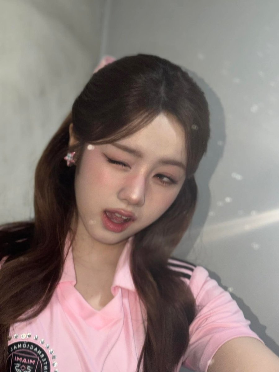 CaiDhen's tweet photo. DAILY BRAND REPUTATION FOR ELISIA🐰!
🪽 Please rt, qt &amp; reply with: 

유니스 엘리시아, 대단해요
유니스 엘리시아 최고의 보컬리스트
유니스 엘리시아 만능인이에요
유니스 엘리시아 는 매우 멋져요

#UNIS #ELISIA
#유니스 #엘리시아
@UNIS_offcl https://t.co/vqOdbyopZR