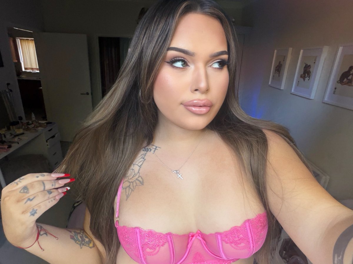 thetransbarbie3's tweet photo. Hey 💕 https://t.co/dP7a4wlLxh