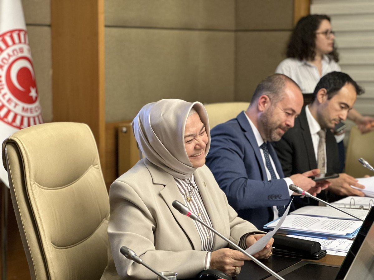 ProfDrAGurcan's tweet photo. TBMM Millî Eğitim, Kültür, Gençlik ve Spor Komisyonumuzda, Yükseköğretim Kanunu ve Bazı Kanunlarda Değişiklik Yapılmasına Dair Kanun Teklifi’nin görüşmelerini tamamladık.

Yükseköğretim sistemimizin daha da güçlenmesine katkı sunacağına inandığımız düzenlemelerin ülkemize, eğitim camiamıza ve milletimize hayırlı olmasını temenni ediyorum.

Komisyon çalışmalarımızın hayırlara vesile olmasını diliyor, emeği geçen tüm milletvekillerimize ve katkı sunanlara teşekkür ediyorum.

⏰ 04.42
📍 TBMM