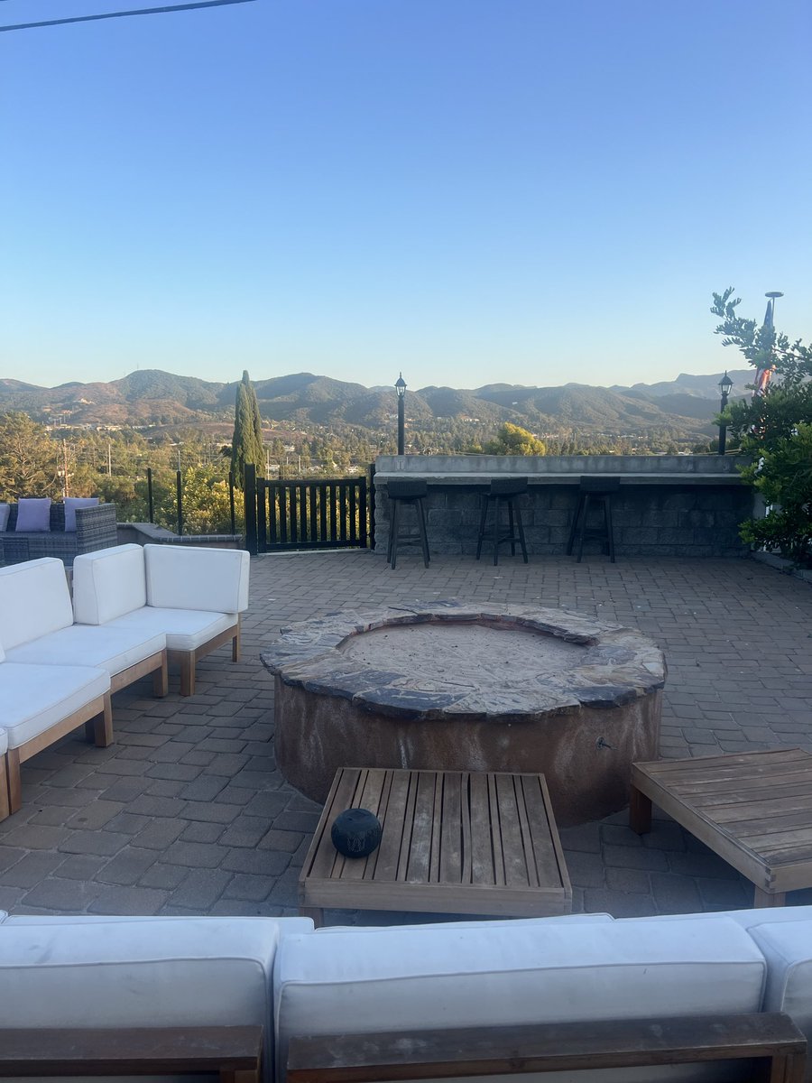 OptimizeNexus's tweet photo. Need the fire pit refinished next https://t.co/IfIjNfj7RT