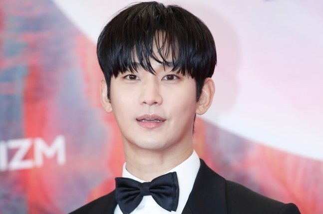 hallyuforums's tweet photo. Kim Soo-hyun Resumes Social Media Activity… Breaking Silence After 1 Year and 4 Months, Signaling His Comeback. 

#HallyuForums #KimSooHyun https://t.co/nbP5woIyzp