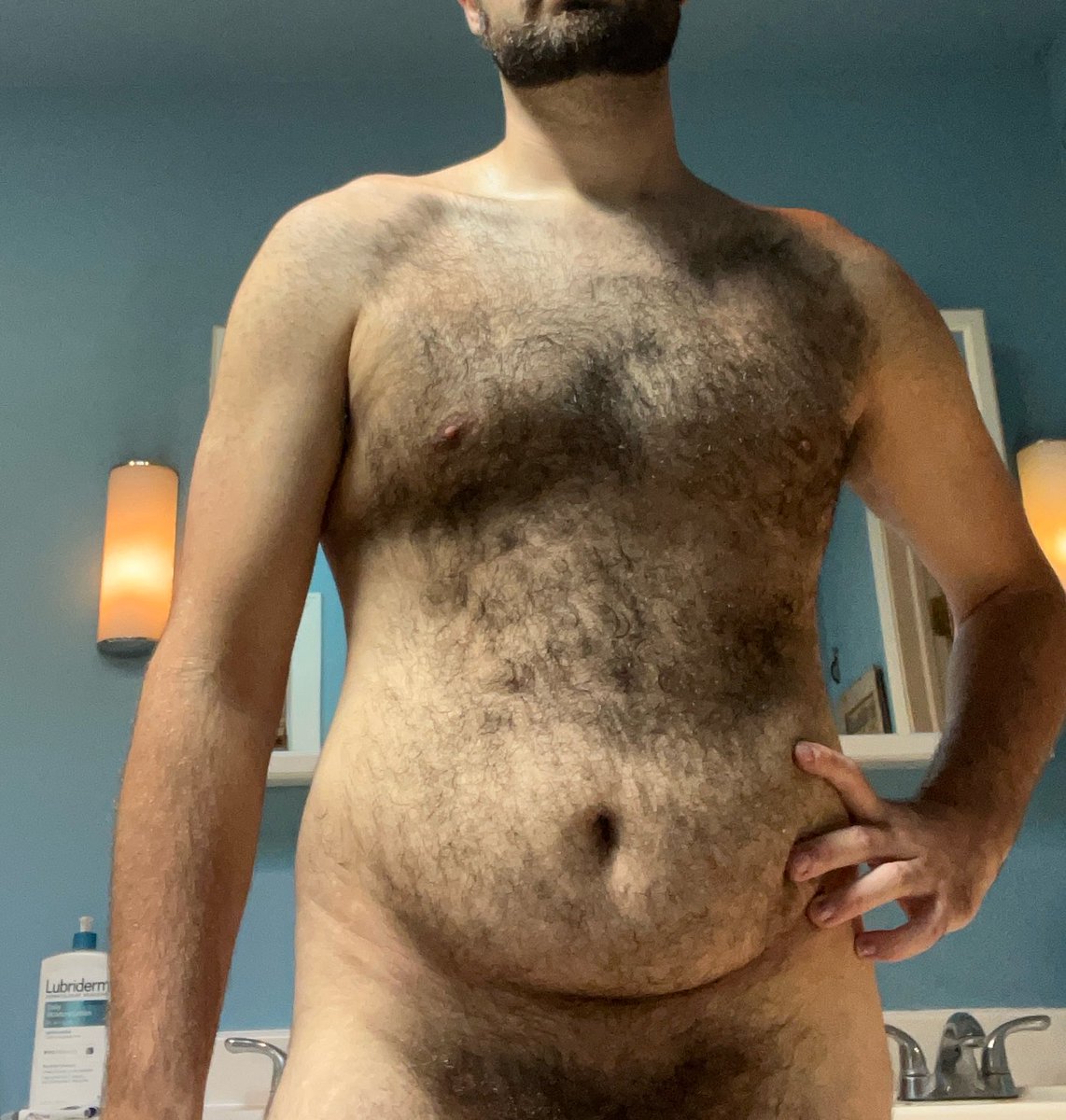 shnackey2's tweet photo. feeling chubby and broad https://t.co/zr1sPv1kbb