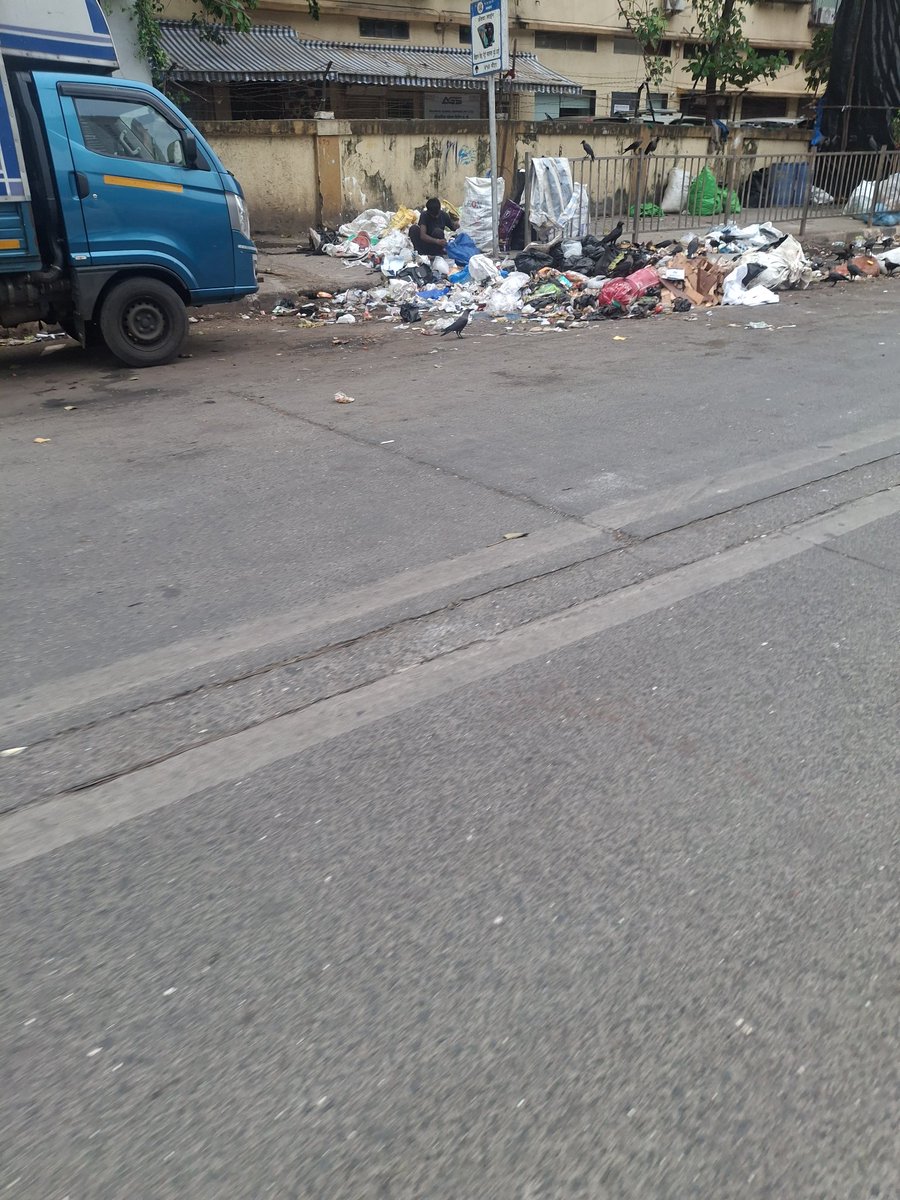 ManishaDesai1's tweet photo. @mybmcWardGS @mybmc @MumbaiPolice @BmcCommissioner This morning at D S road, Mumbai... open gabage 365 days. No action taken.
Just off exit gate of St Regis. Good welcome to vistors to our city.. https://t.co/lRz0c28rnh
